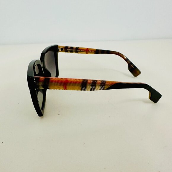 BURBERRY LONDON FULL INCLUSION NOVA CHECK SUNGLASSES MADE IN ITALY main image 4